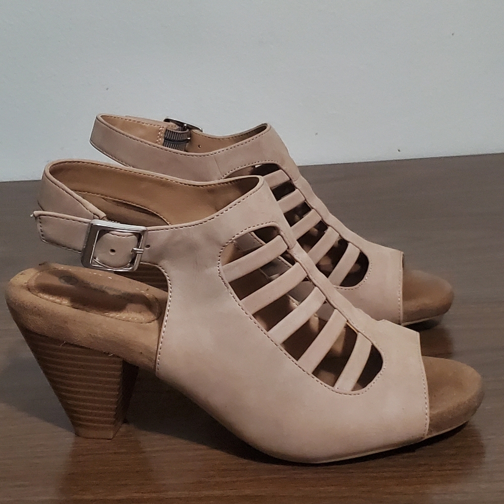 GIANI BERNINI SHOE/wedge/Pre Worn/ caileigh style, tan size 7.5